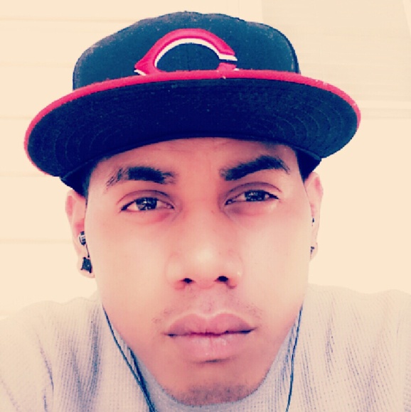 Profile Picture of Peterson Pero (@peteyboii) on Poshmark