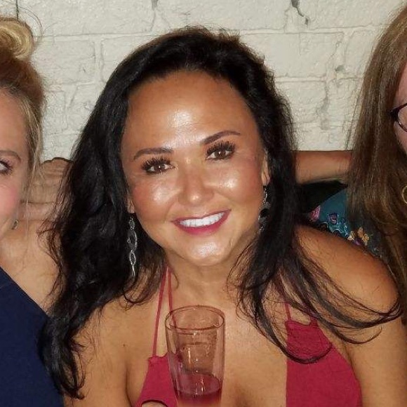 Profile Picture of Michelle Overbay (@moverbay) on Poshmark