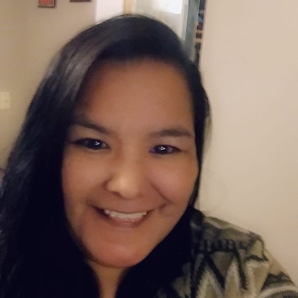 Profile Picture of Paula Rae (@pyellowbear01) on Poshmark