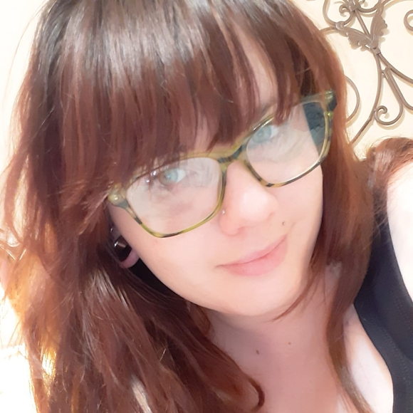 Profile Picture of Sunnie Duss (@sunnieduss) on Poshmark