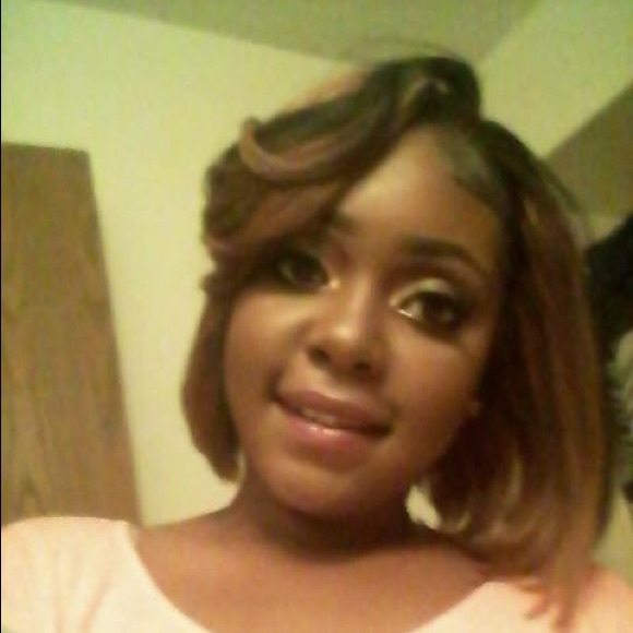 Profile Picture of Keshyra Woods (@keshyra) on Poshmark