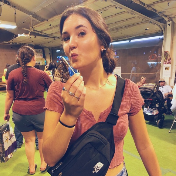 Profile Picture of Carly Goodrich (@cgoodrich2) on Poshmark