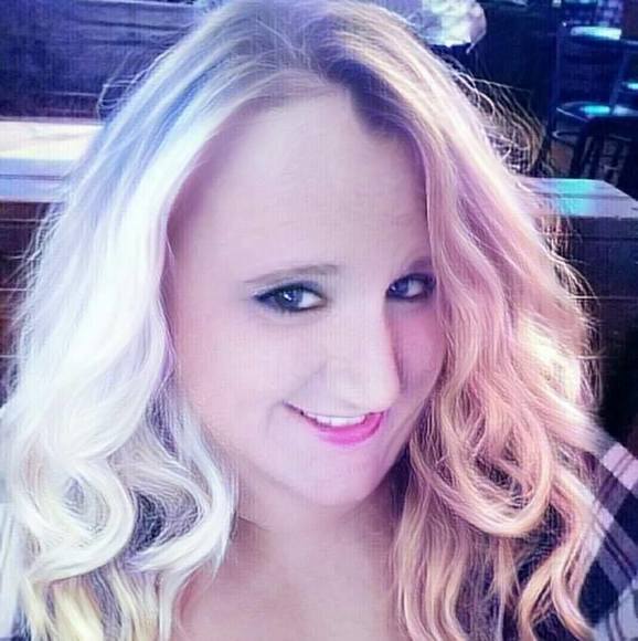 Profile Picture of Tonya Herring (@tonyathomas444) on Poshmark