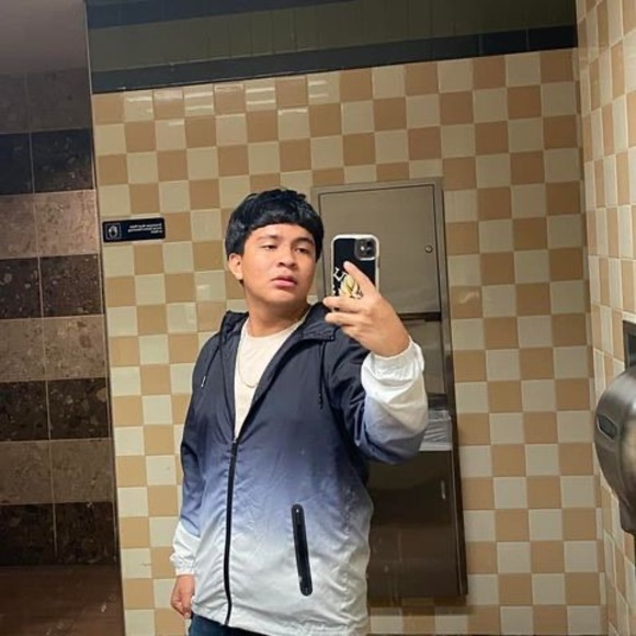 Profile Picture of Jairo Perez (@jairo03octubre) on Poshmark