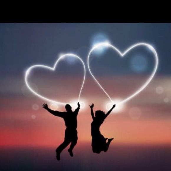 Profile Picture of Nelz Nelz (@nellinelz) on Poshmark