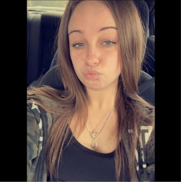 Profile Picture of Carleemarie Carleemarie (@carleemariec) on Poshmark