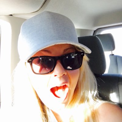 Profile Picture of Jenna Hecht (@JennaHecht) on Twitter