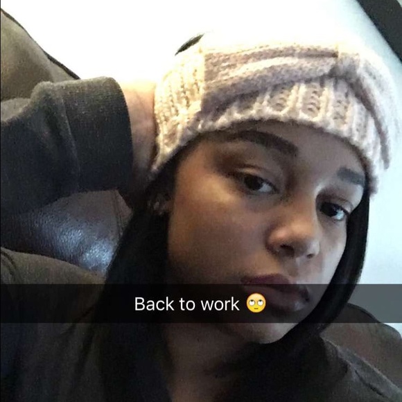 Profile Picture of Brandee Nickson (@brandeelashay) on Poshmark