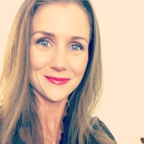 Profile Picture of Sara Jung (@__smf__) on Poshmark