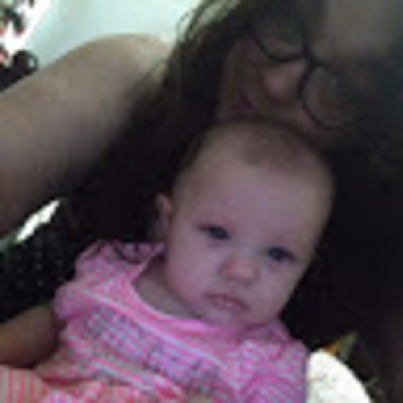 Profile Picture of Sarah Weaver (@sweaver1998) on Poshmark