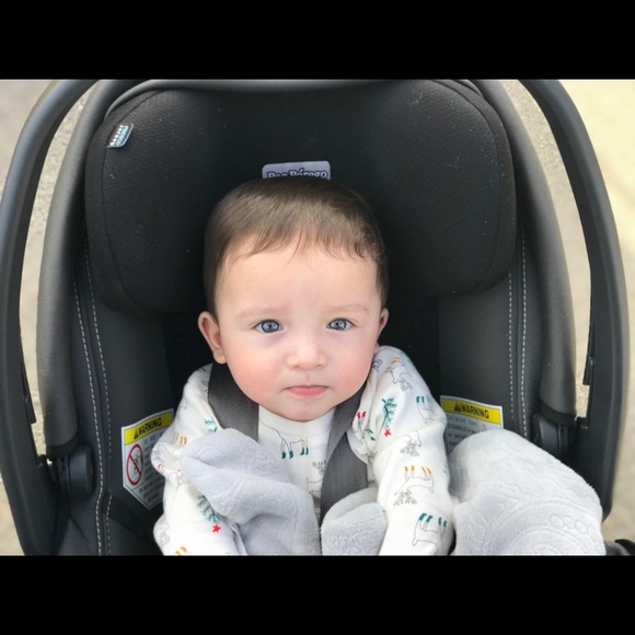 Profile Picture of Alice Rocha (@lucuas17) on Poshmark