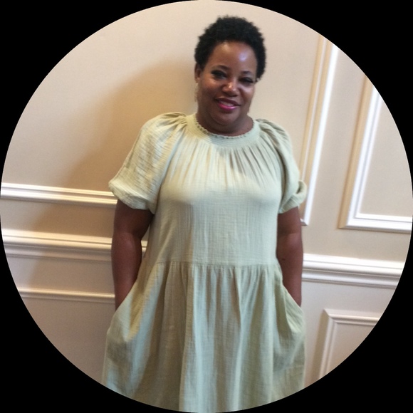 Profile Picture of Michelle Chatman (@mychat) on Poshmark