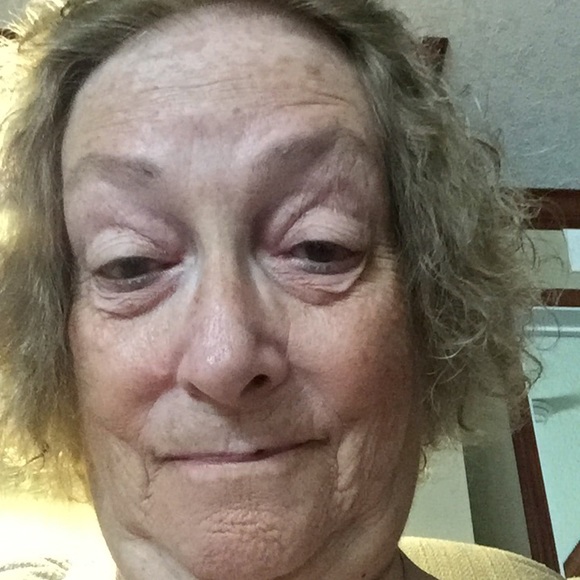 Profile Picture of Jacqueline Daubert (@jacquelinedaube) on Poshmark