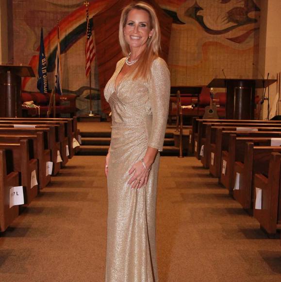 Robin Posnack - Poshmark Profile Picture of Robin Posnack (@robinposnack) on Poshmark