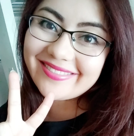 Profile Picture of Yazmin Sanchez (@theyazzmatazz) on Poshmark