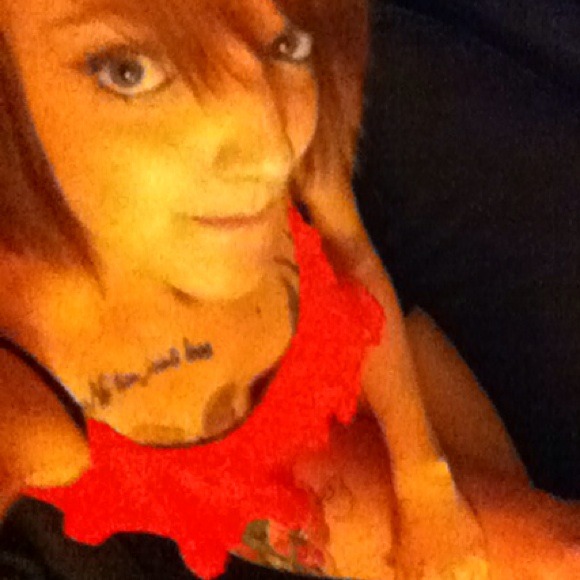 Profile Picture of Alex Walton (@aleyb28) on Poshmark