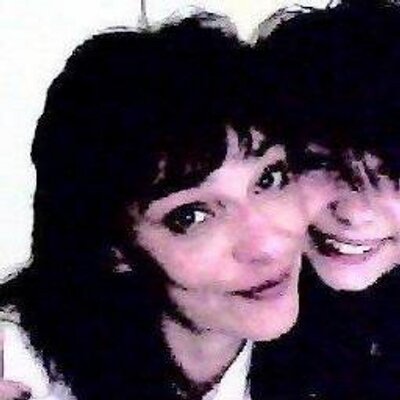Profile Picture of Roberta (@Mommytweet33) on Twitter