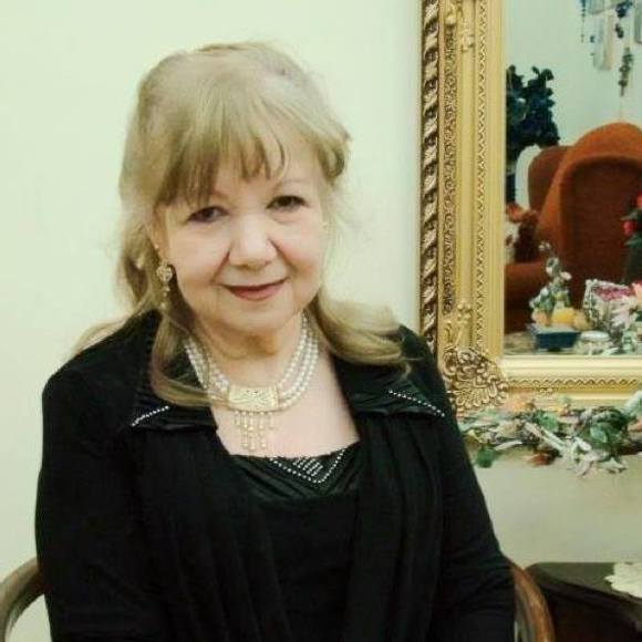 Nouha Estwani - Poshmark Profile Picture of Nouha Estwani (@nouhasweetmom) on Poshmark