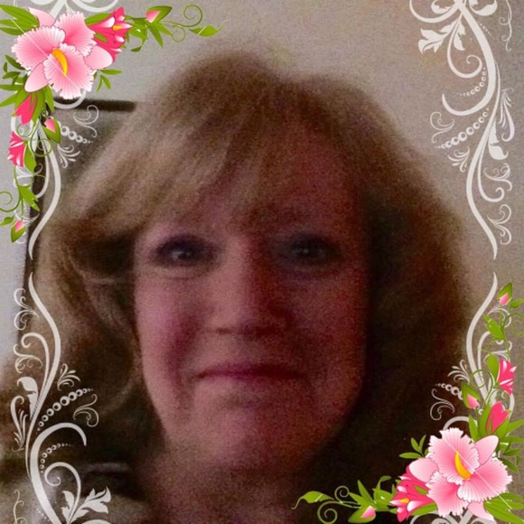 Profile Picture of Virginia Jamroz (@virginiajamroz) on Poshmark