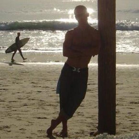 Profile Picture of Kevin Lundeen (@6pack4life) on Poshmark