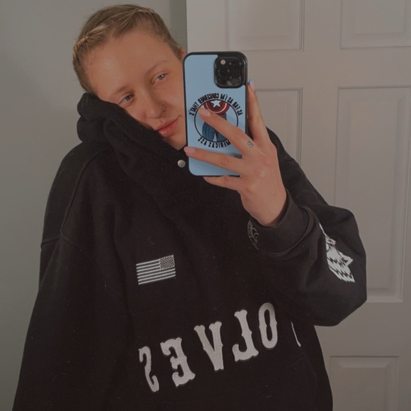 Profile Picture of Haley Ballmer (@ballmerhaley) on Poshmark