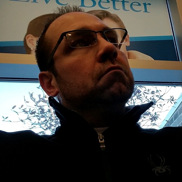 Profile Picture of Eric Westphall (@ewest0528) on Poshmark