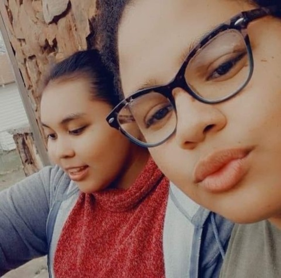 Profile Picture of Omelia Cazzola (@omeliacazzola) on Poshmark