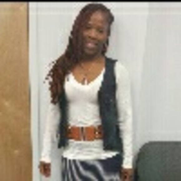 Profile Picture of Shawna Starks (@mother3x) on Poshmark