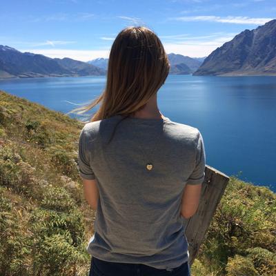 Profile Picture of Helen Grearson (@HelenGrearson) on Twitter