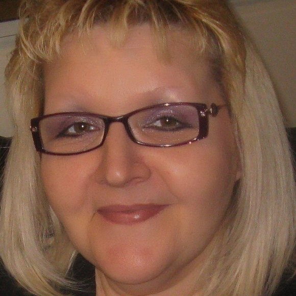 Profile Picture of Anne marie Leduc (@annemauve25) on Poshmark