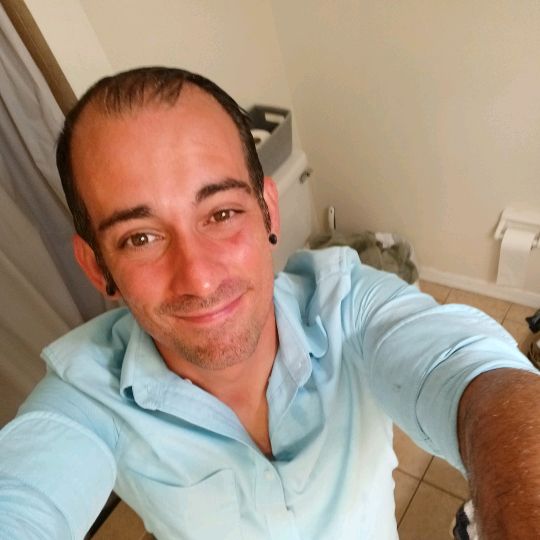 Profile Picture of Michael Apolaro (@michaelapolaro) on Tiktok