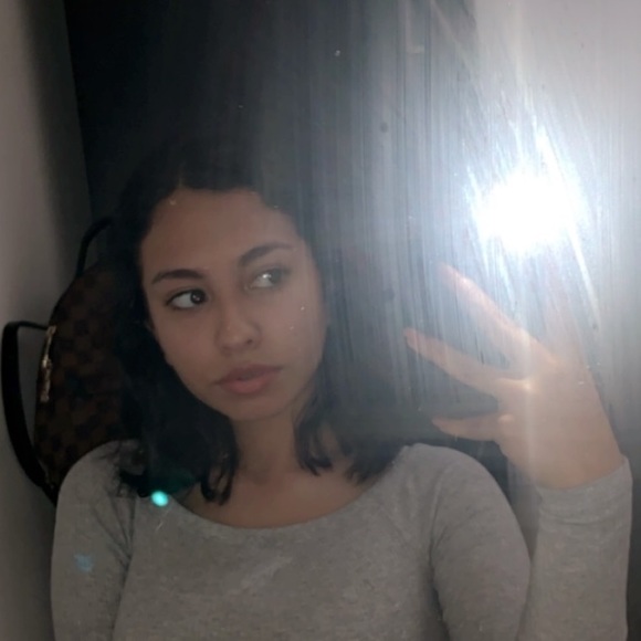 Profile Picture of Ashley Jimenez (@ashrjx) on Poshmark