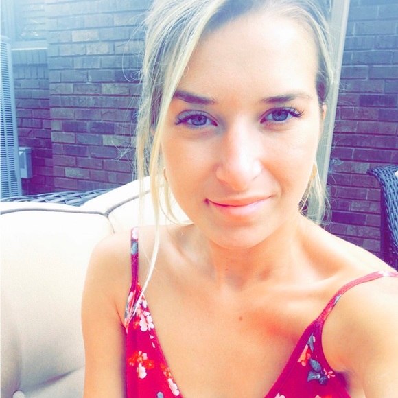 Profile Picture of Emily Dolecki (@emfishy07) on Poshmark