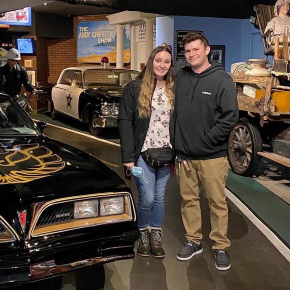 Profile Picture of Savannah Harper (@savnichole2) on Poshmark