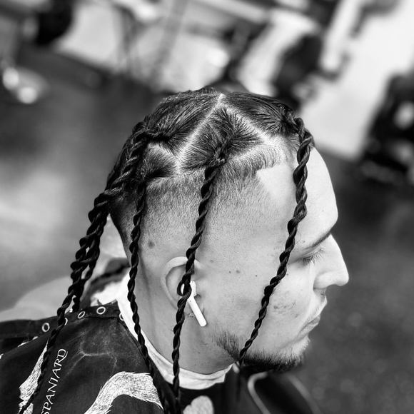 Profile Picture of Andrew Salaiz (@andrewsalaiz) on Poshmark