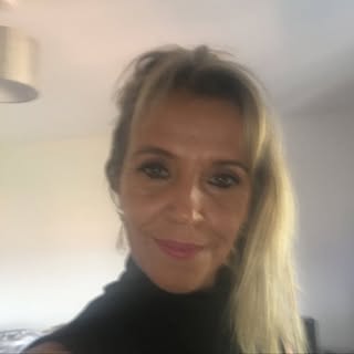 Profile Picture of Julia Walsh (@walsh_julia) on Instagram