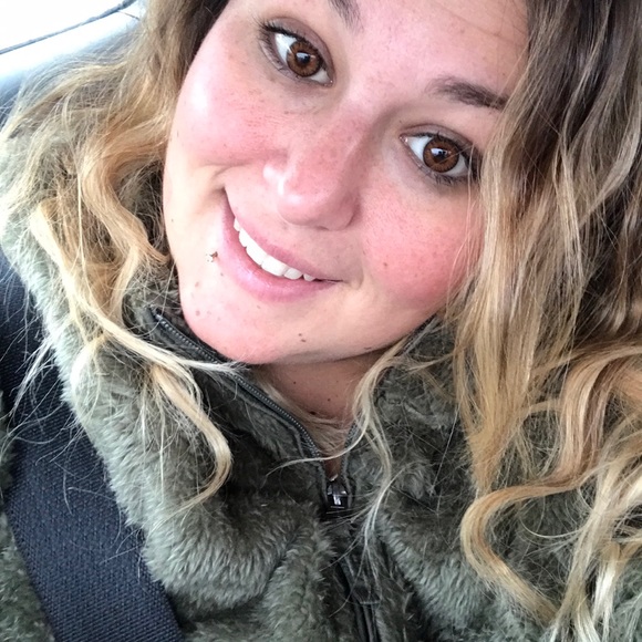Profile Picture of Shauna Allen (@allensha13) on Poshmark