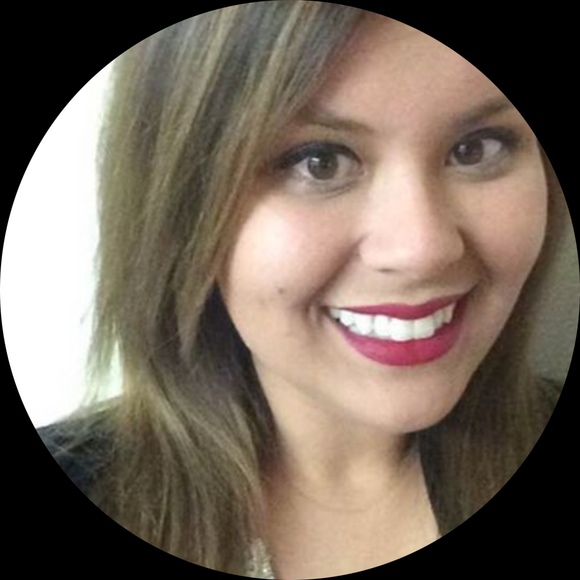 Profile Picture of Claudia Chavez (@claudiachv) on Poshmark