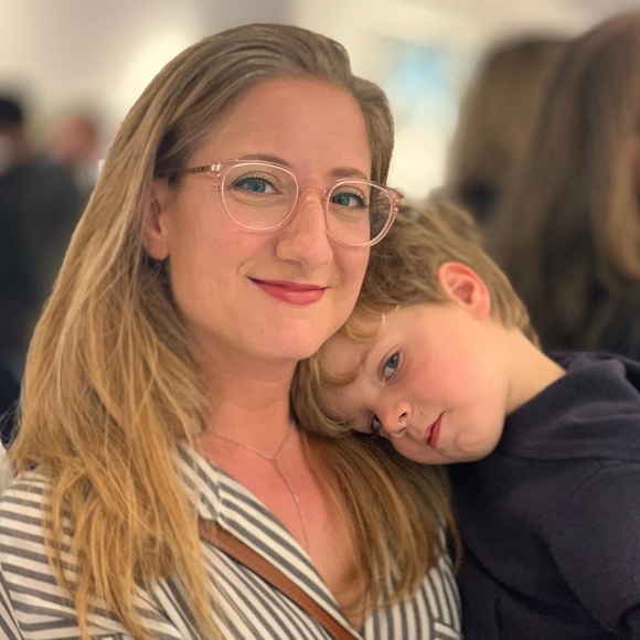 April Gafni - Poshmark Profile Picture of April Gafni (@a_gafni) on Poshmark