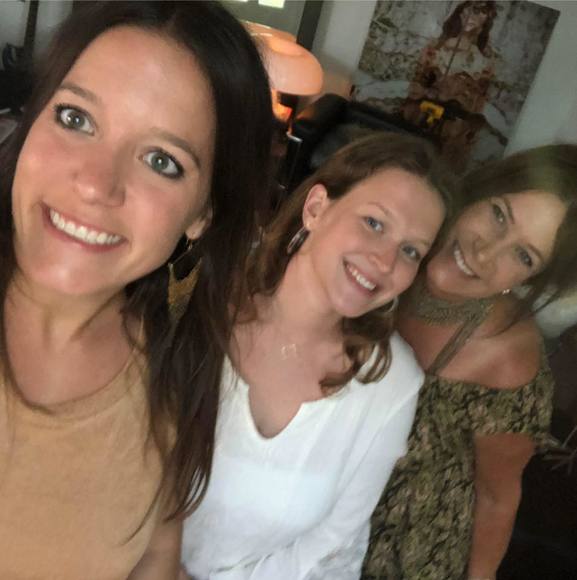 Profile Picture of Cheryl Winans (@cherylwino) on Poshmark