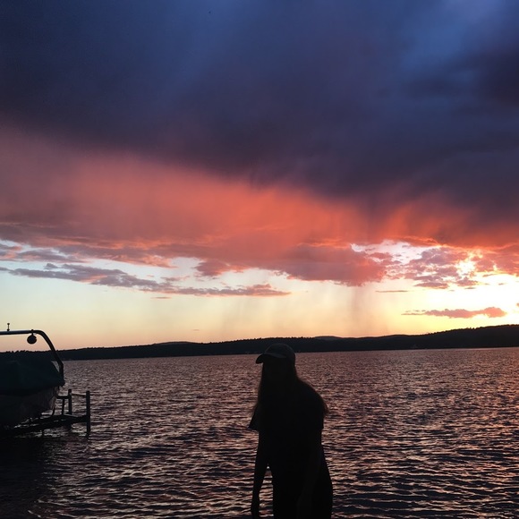 Profile Picture of Jalyse Daudelin (@takemehome101) on Poshmark