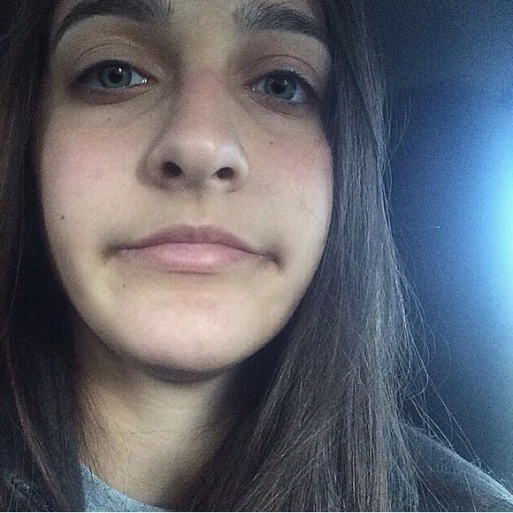 Profile Picture of Lia Lagomarsino (@liaaaaaa) on Poshmark