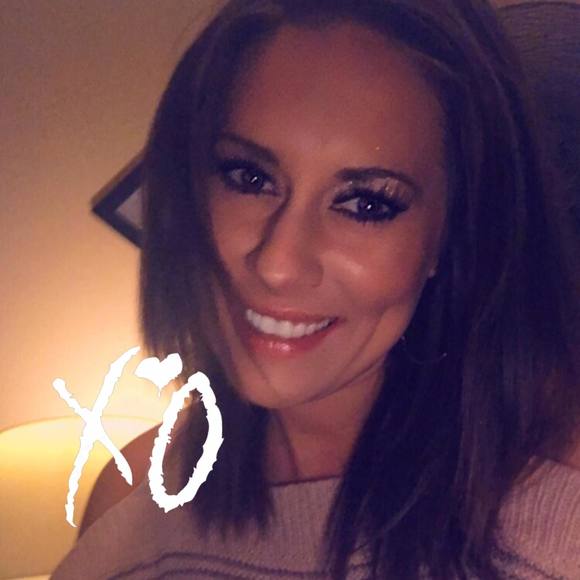 Profile Picture of Danielle Dawson (@danicali1983) on Poshmark