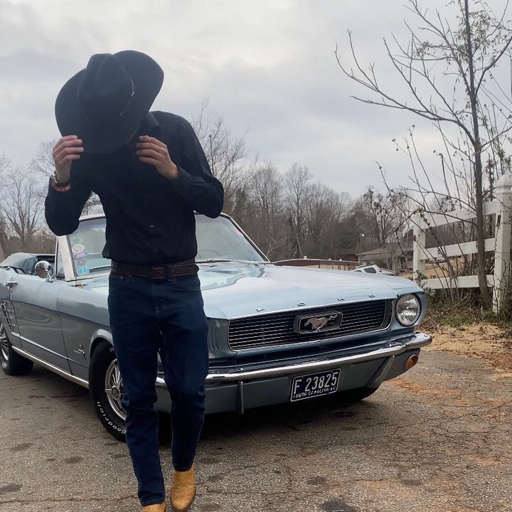 Profile Picture of Joshua (@classic_car_garage) on Tiktok