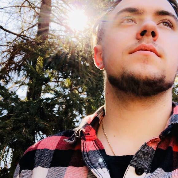 Profile Picture of Alex Noble (@alexnoble223) on Poshmark