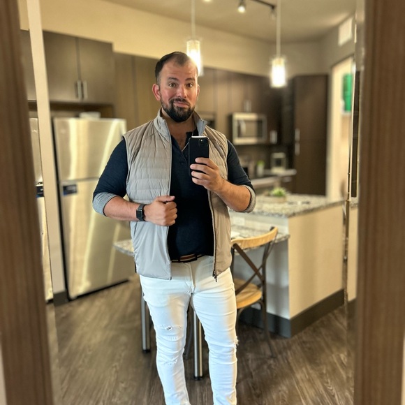 Profile Picture of Jake Newman (@jakenewman223) on Poshmark