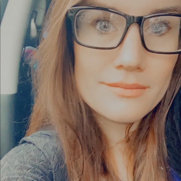 Profile Picture of Stephanie Simms (@stephanien0624) on Poshmark