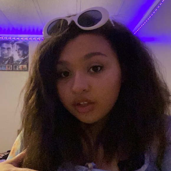 Profile Picture of Lainey Jupiter (@k7itten) on Poshmark