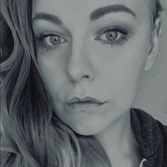 Profile Picture of Samantha Mcroberts (@mcmermaid94) on Poshmark