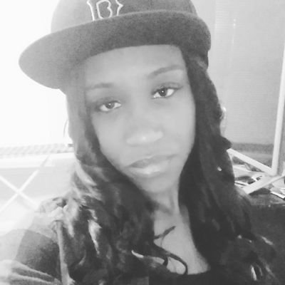 Profile Picture of Realé (@amy2reale) on Twitter